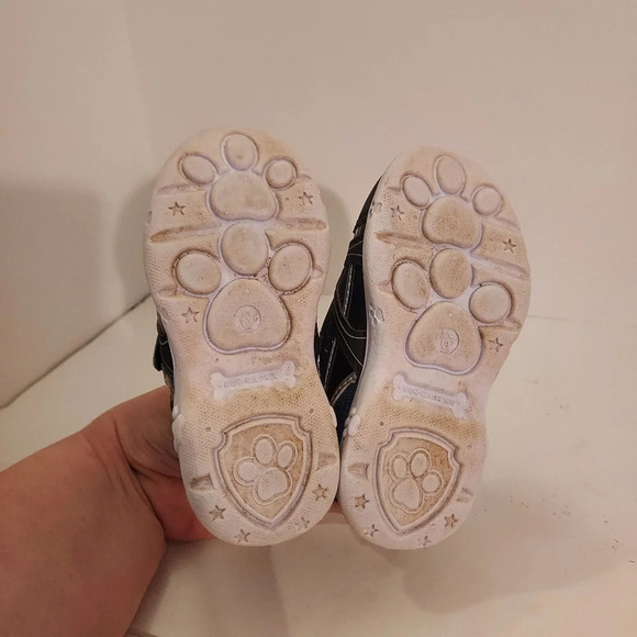 Spin Master Paw Patrol Velcro Slip on Sneakers in Size 6 - Picture 9 of 9